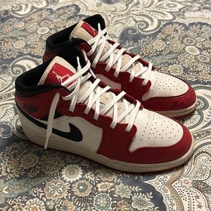 Nike AJ1 mid white heel Chicagos. Size 7 youth/men.